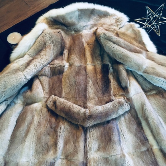 FULL LENGTH MUSCRAT WITH FOX COLLER FUR COAT! 🧥 - Picture 2 of 6